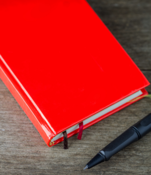 Agenda 2024 Costurada Vermelha Landon